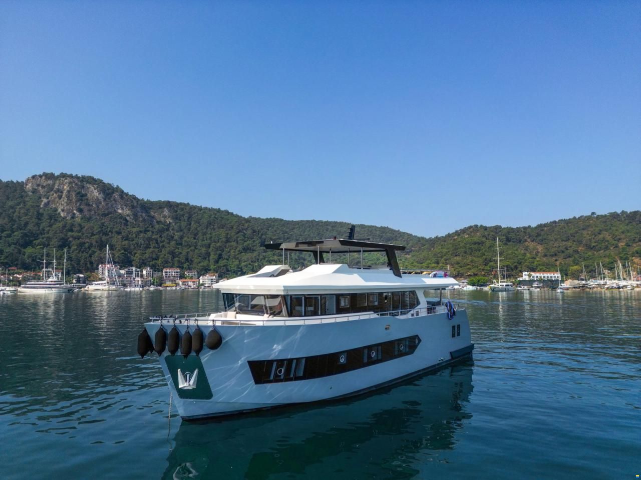 Custom Trawler 27m