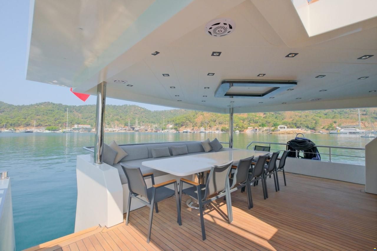 Custom Trawler 27m