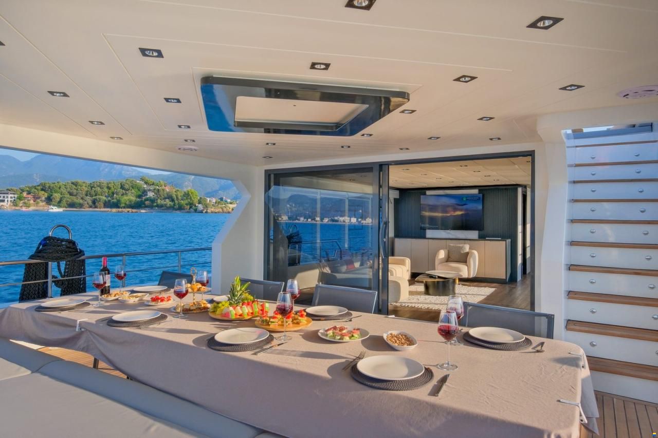 Custom Trawler 27m