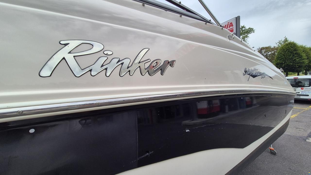 Rinker 232 Captiva Cuddy