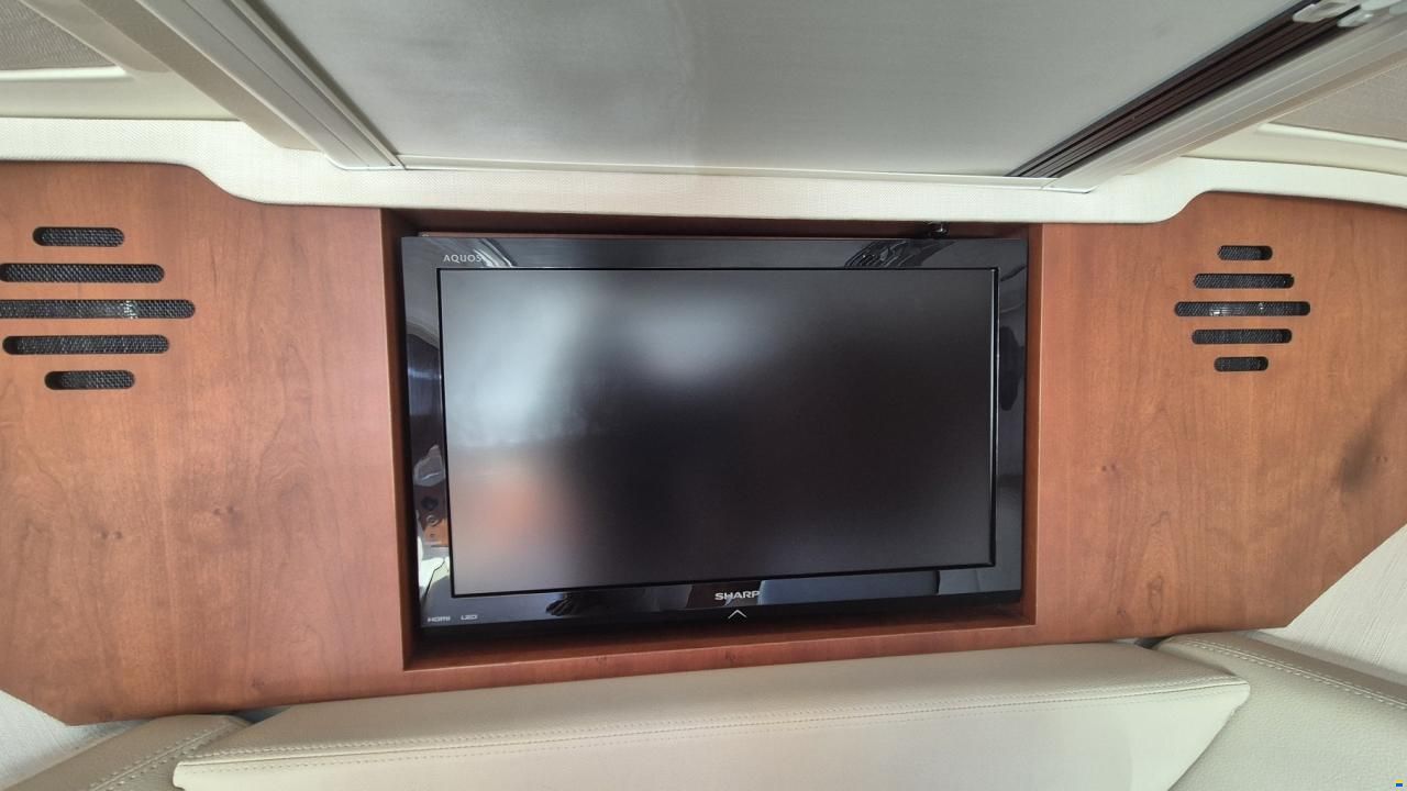 Chris Craft Corsair 32