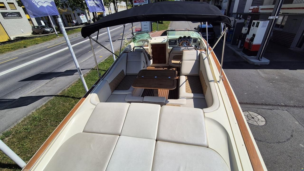 Chris Craft Corsair 32