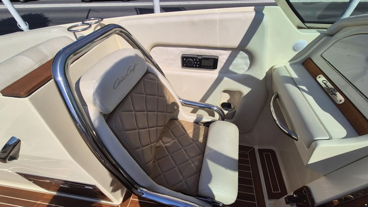 Chris Craft Corsair 32