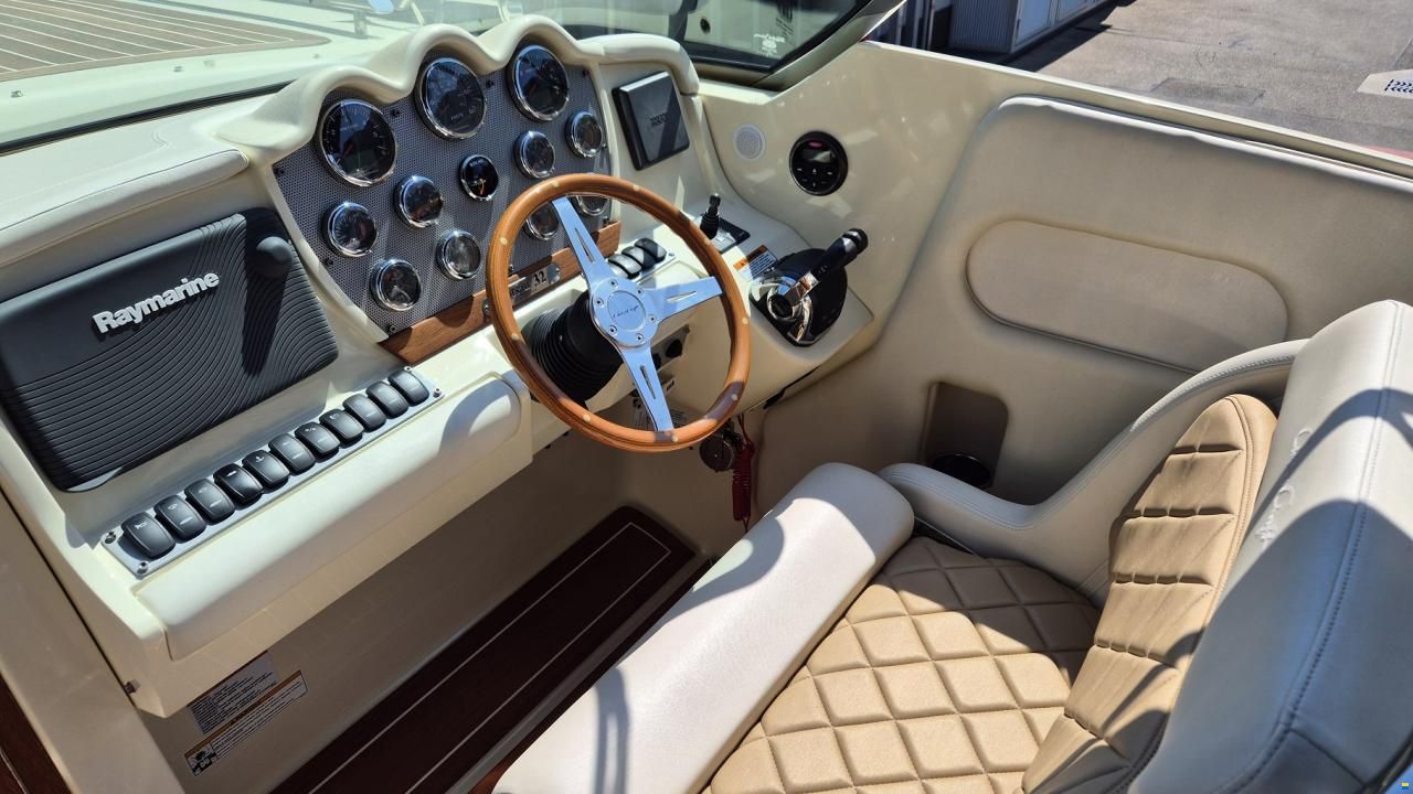 Chris Craft Corsair 32