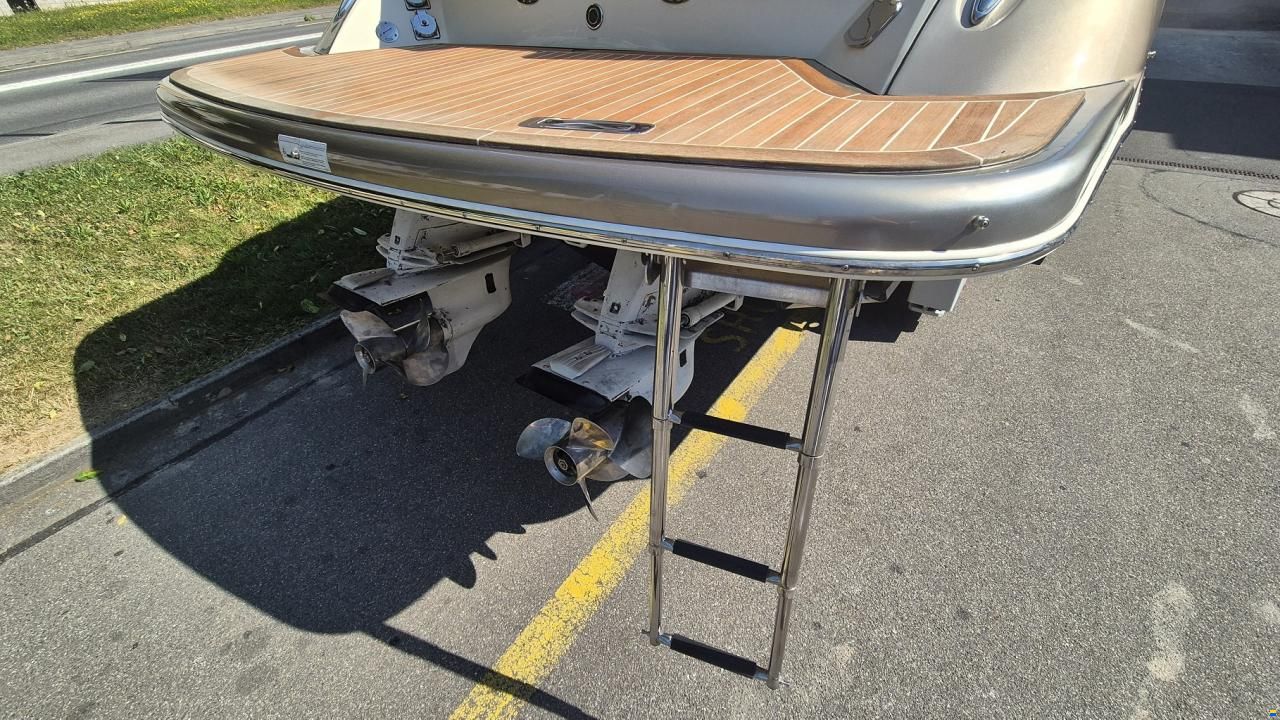 Chris Craft Corsair 32