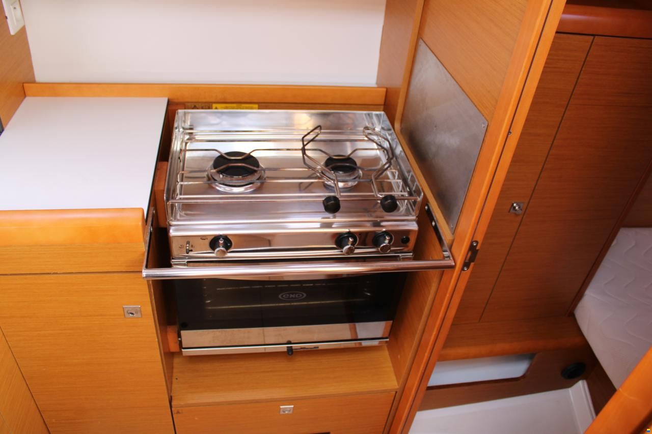 Sun Odyssey 349