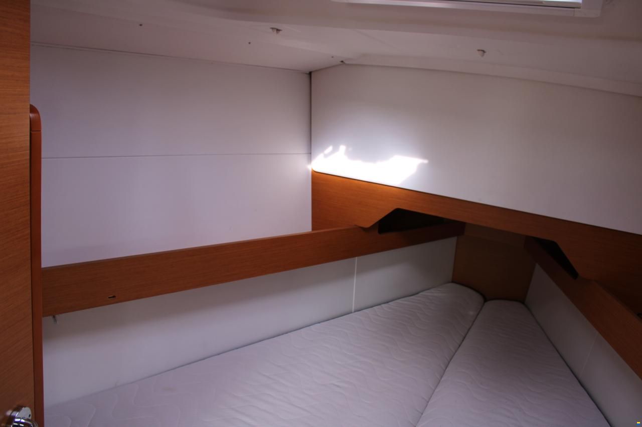 Sun Odyssey 349