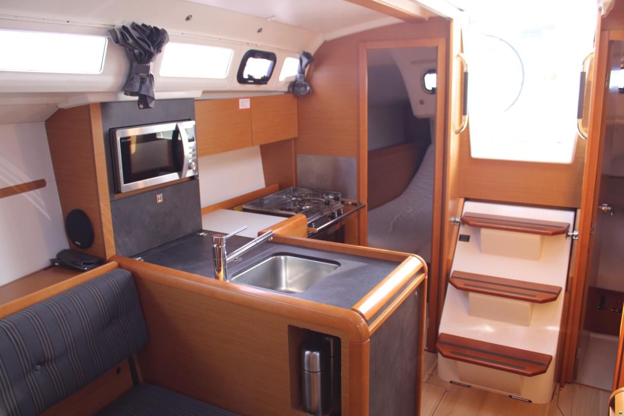 Sun Odyssey 349