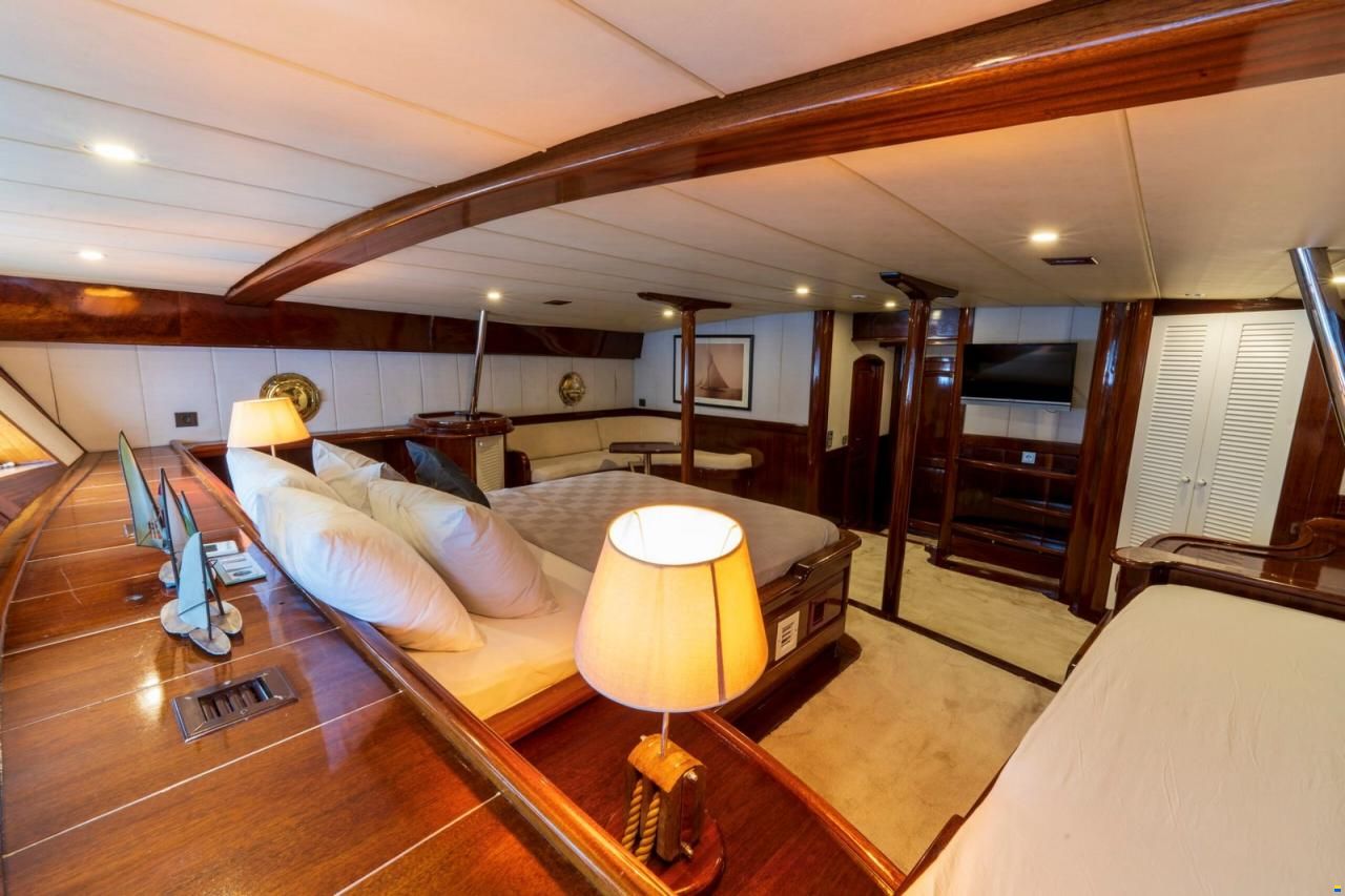 Custom Schooner 38m
