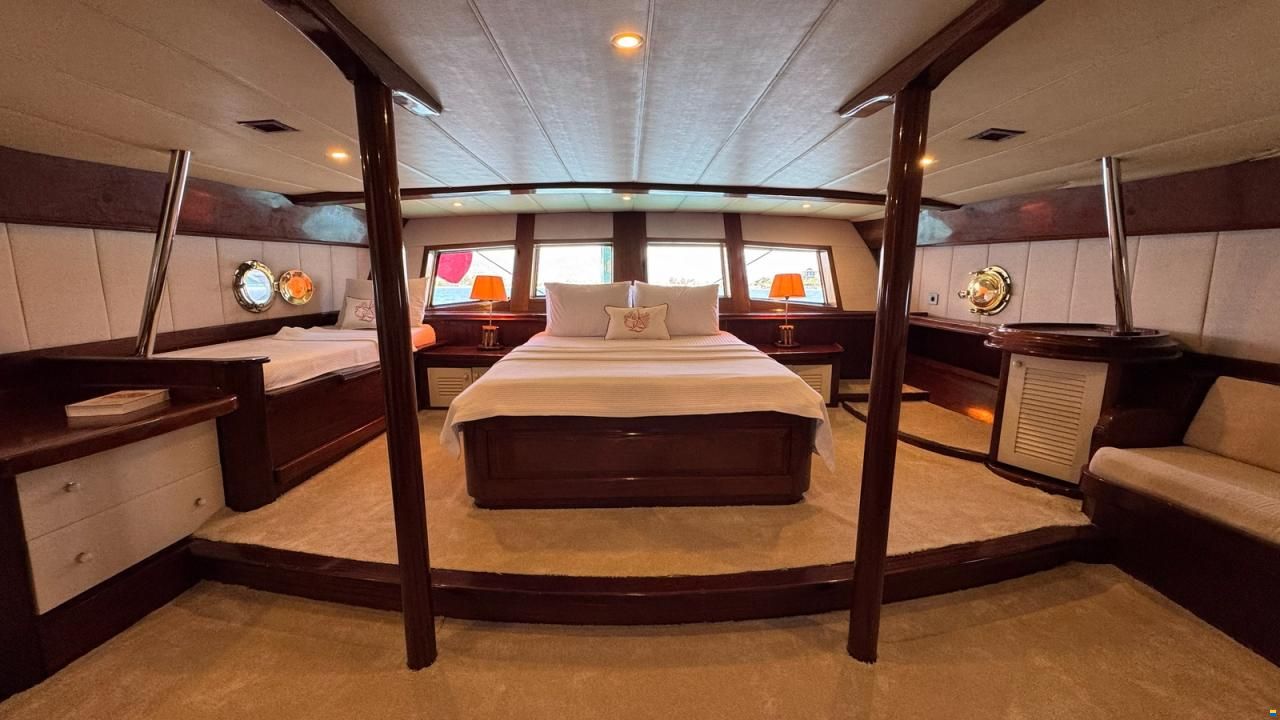 Custom Schooner 38m