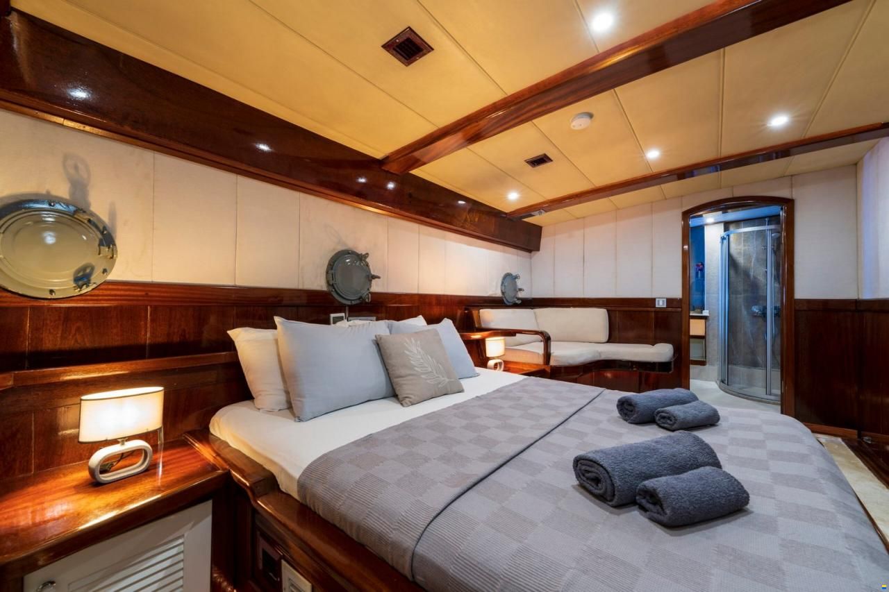 Custom Schooner 38m