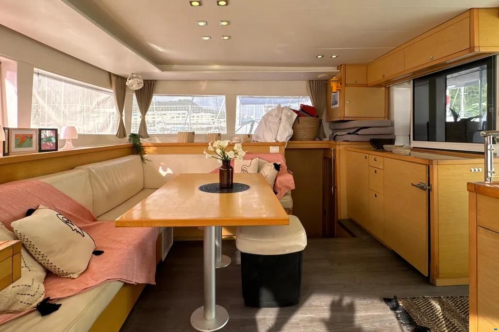 LAGOON 450 F – Le catamaran idéal