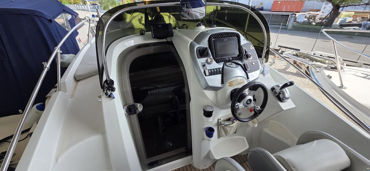 Beneteau Flyer 750 SD