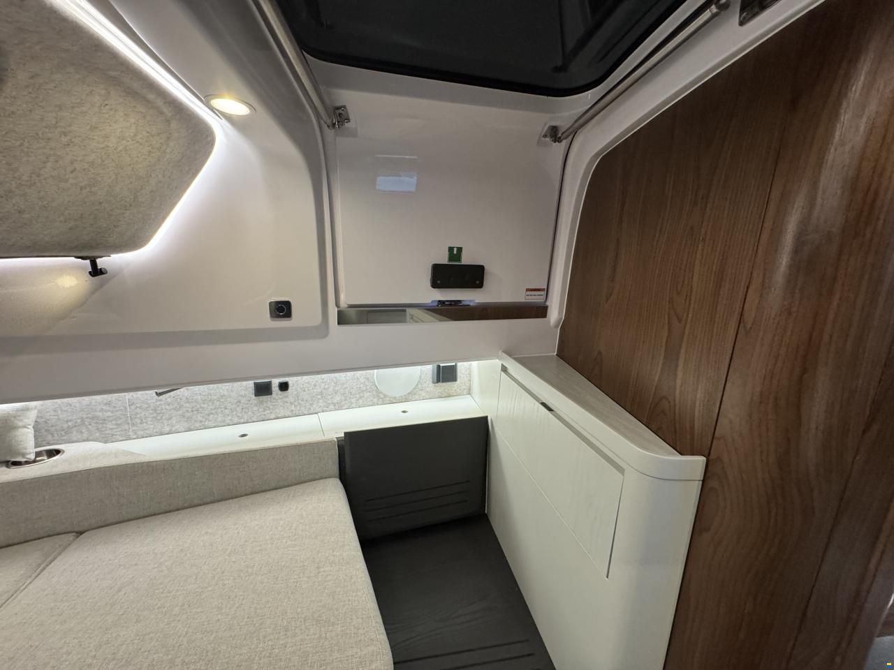 Axopar 45 XC Cross Cabin