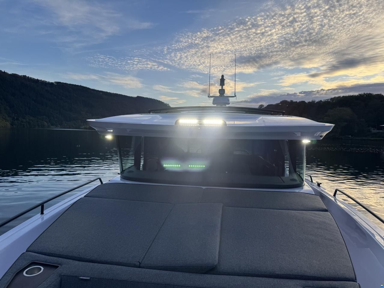 Axopar 45 XC Cross Cabin