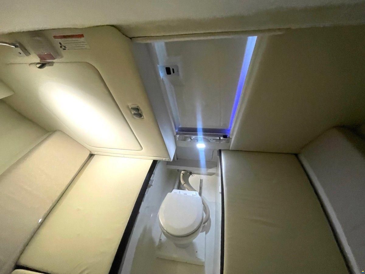 Sea Ray 250 SunSport