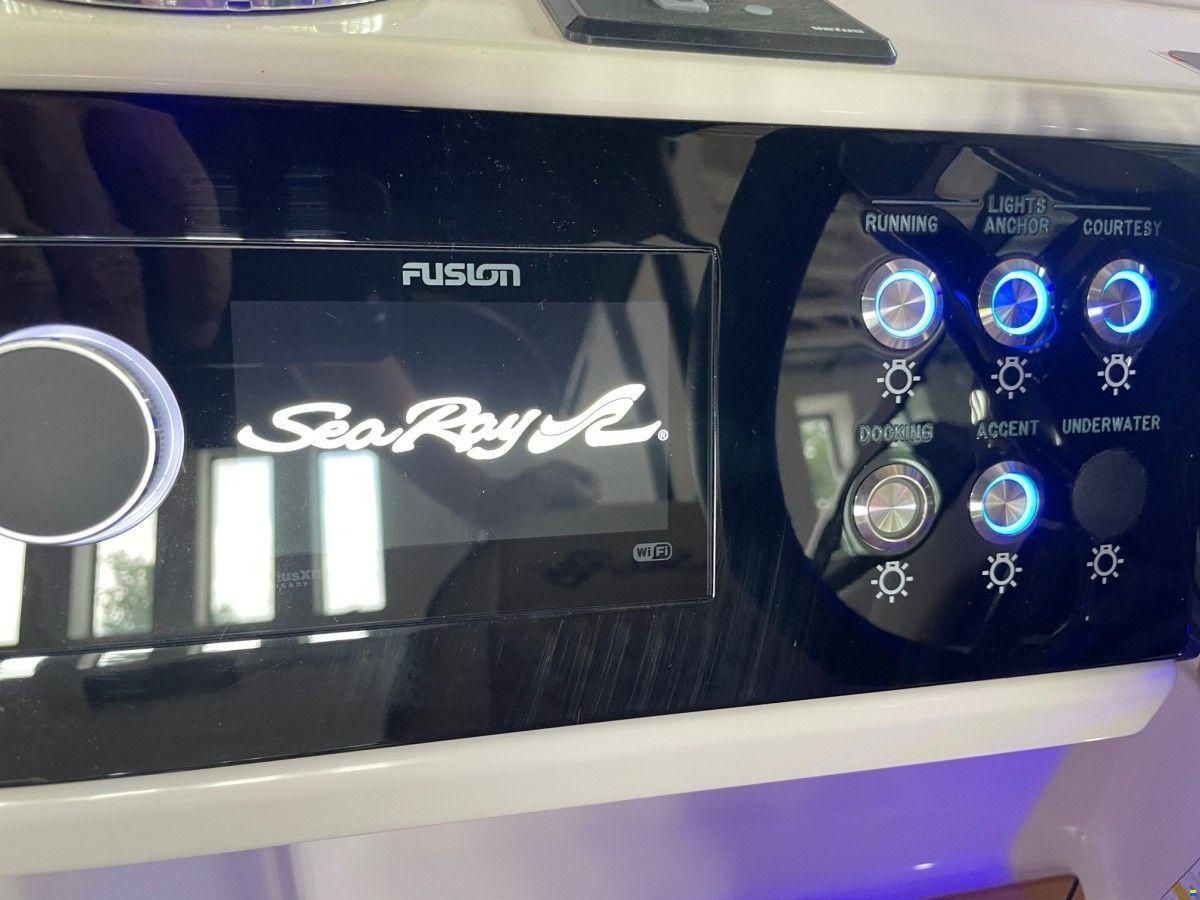 Sea Ray 250 SunSport