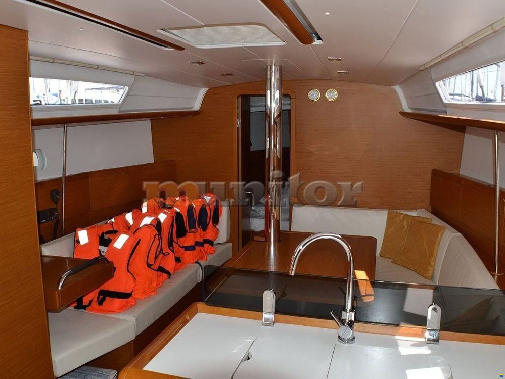 Jeanneau Sun Odyssey 379