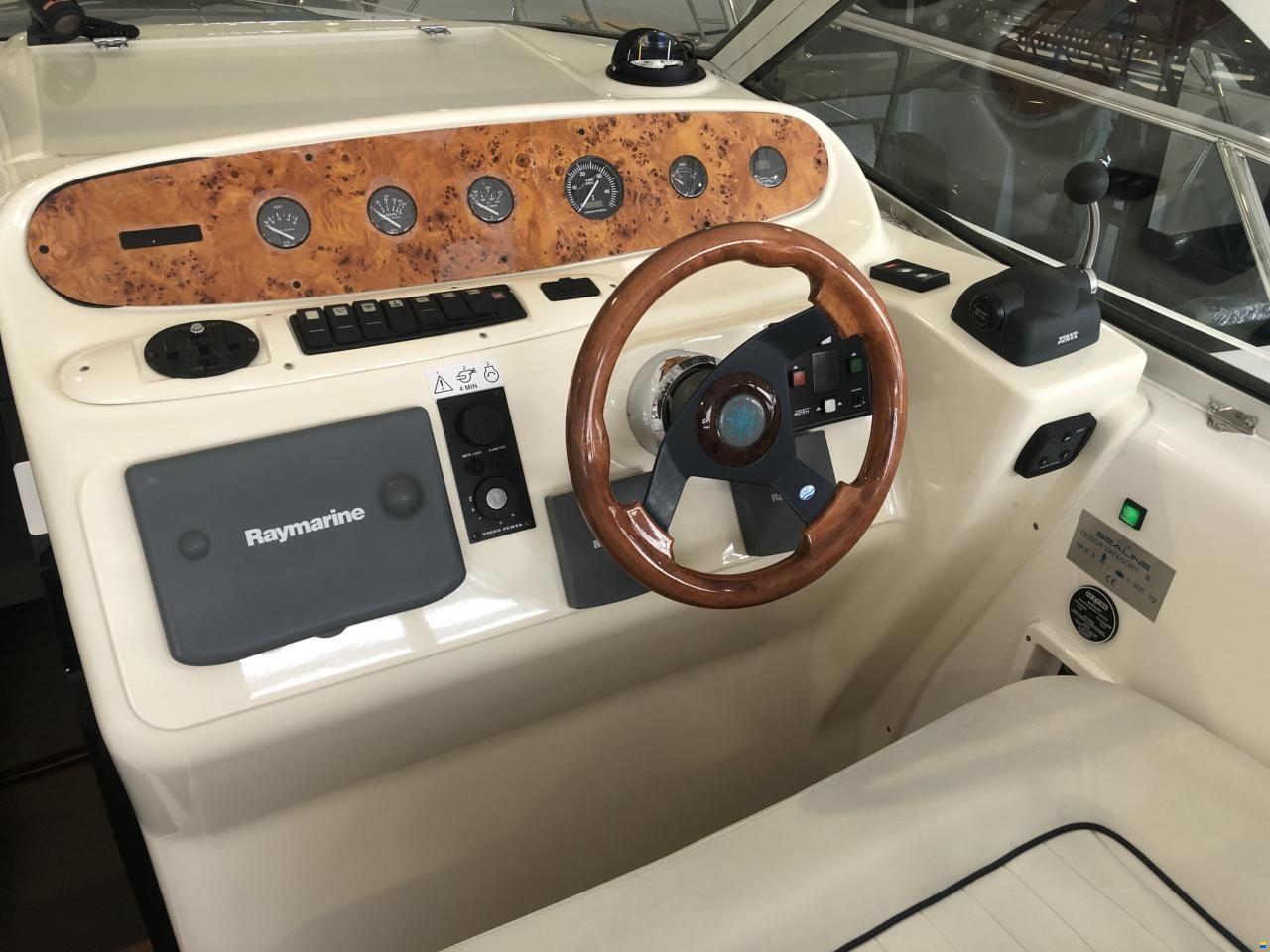 Sealine S 28