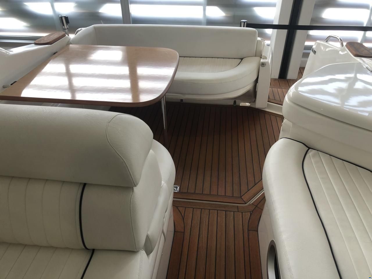 Sealine S 28