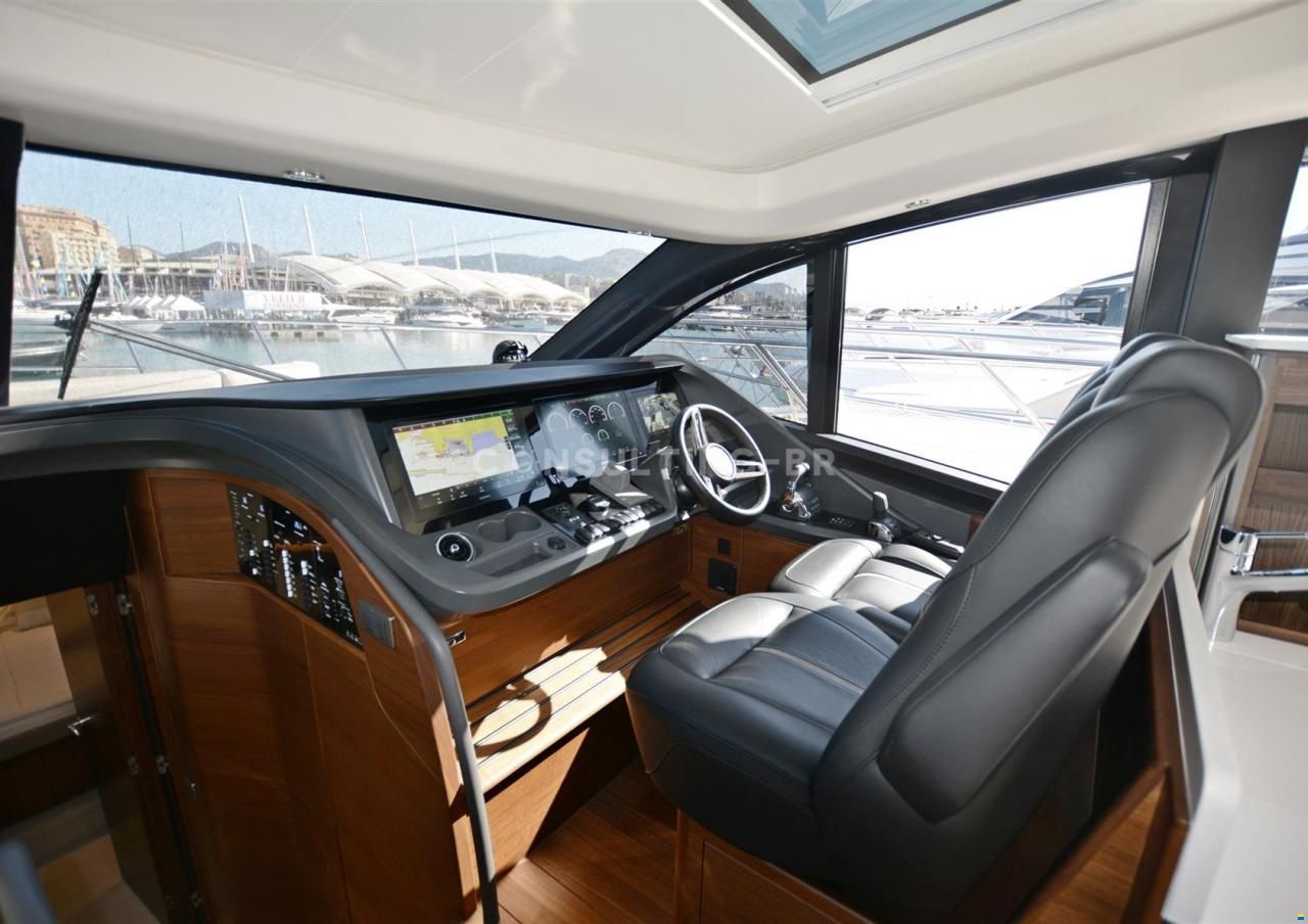 Princess YACHTS V55