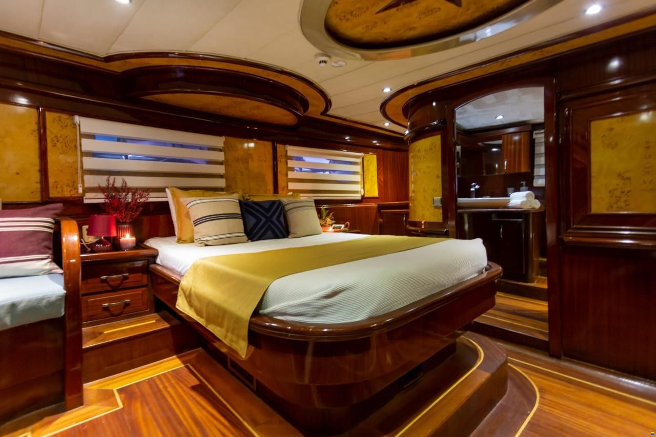 Custom Ketch 24m