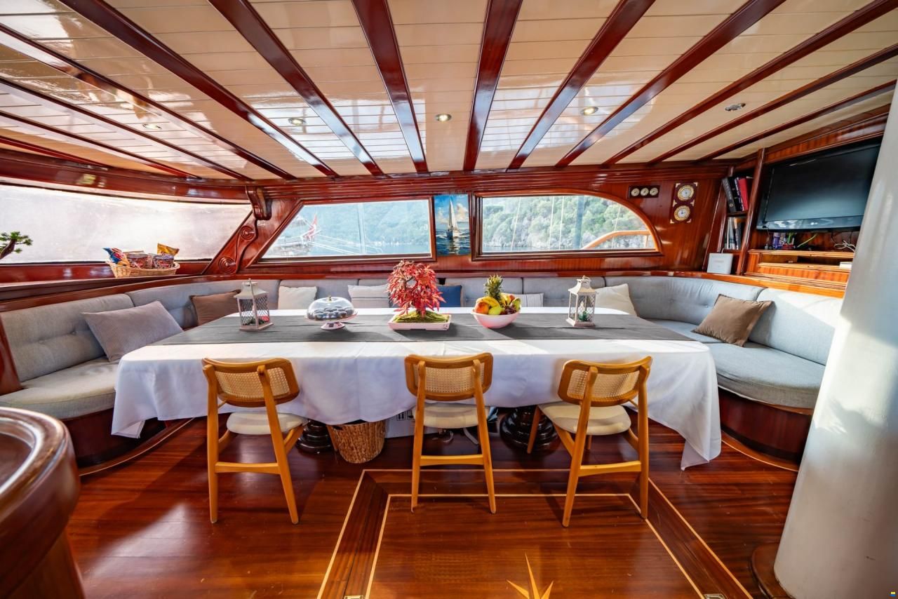 Custom Ketch 24m
