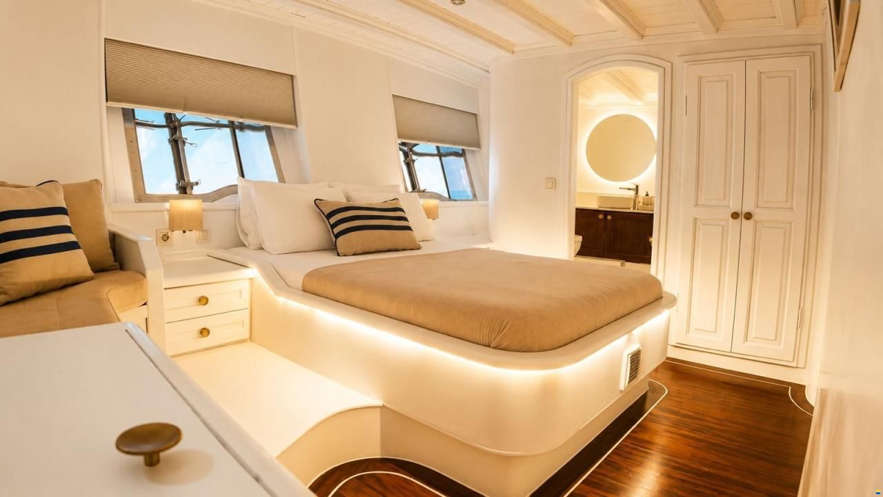 Custom Ketch 24m
