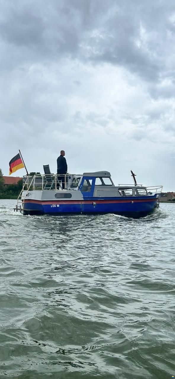 Stahlkaj&uuml;tboot