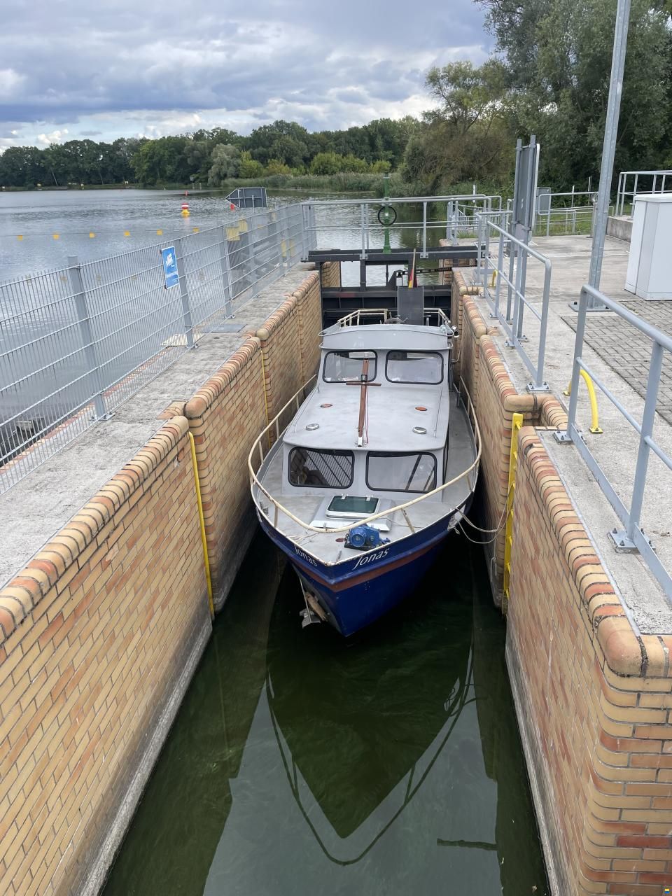 Stahlkaj&uuml;tboot