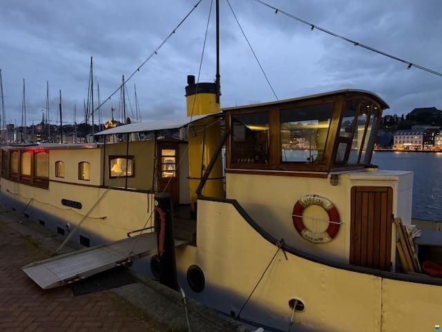 Wohnschiff / Hausboot