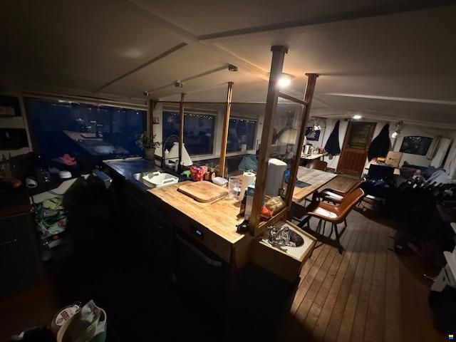 Wohnschiff / Hausboot