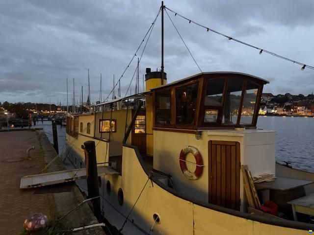 Wohnschiff / Hausboot