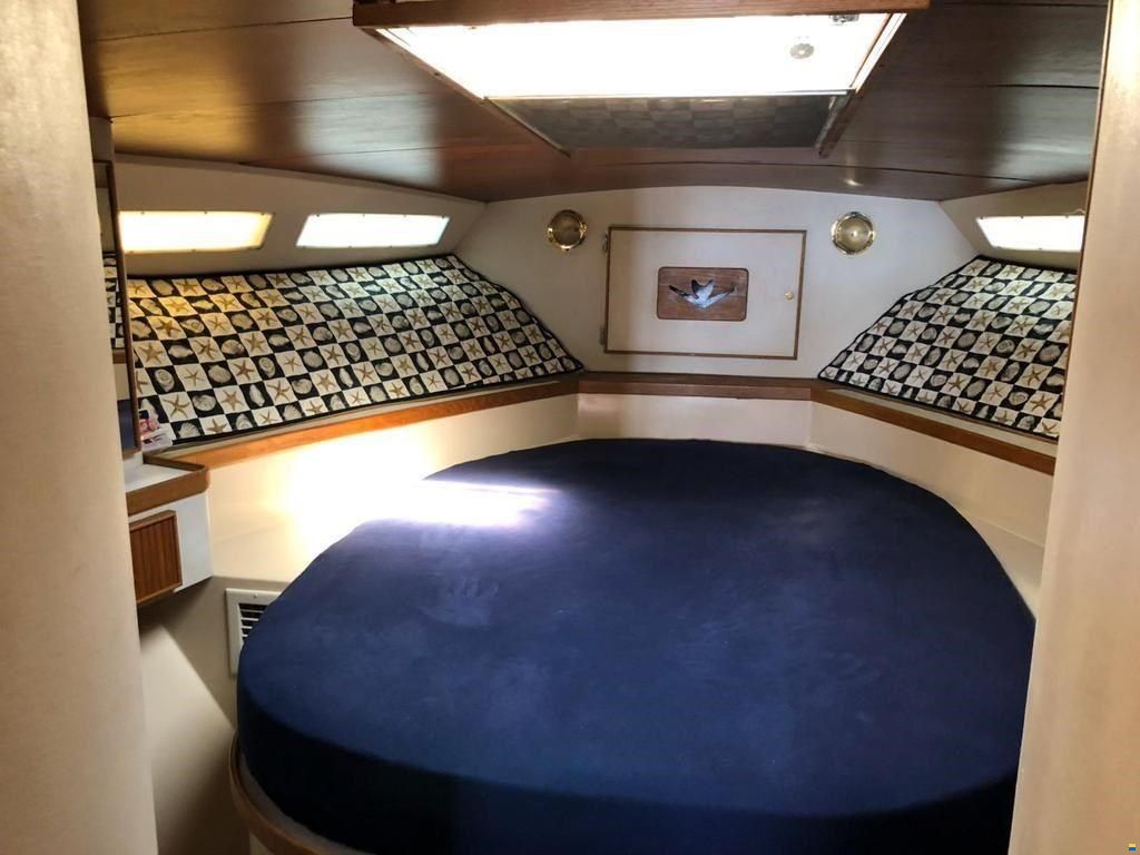 Bertram Yacht 37' Convertible