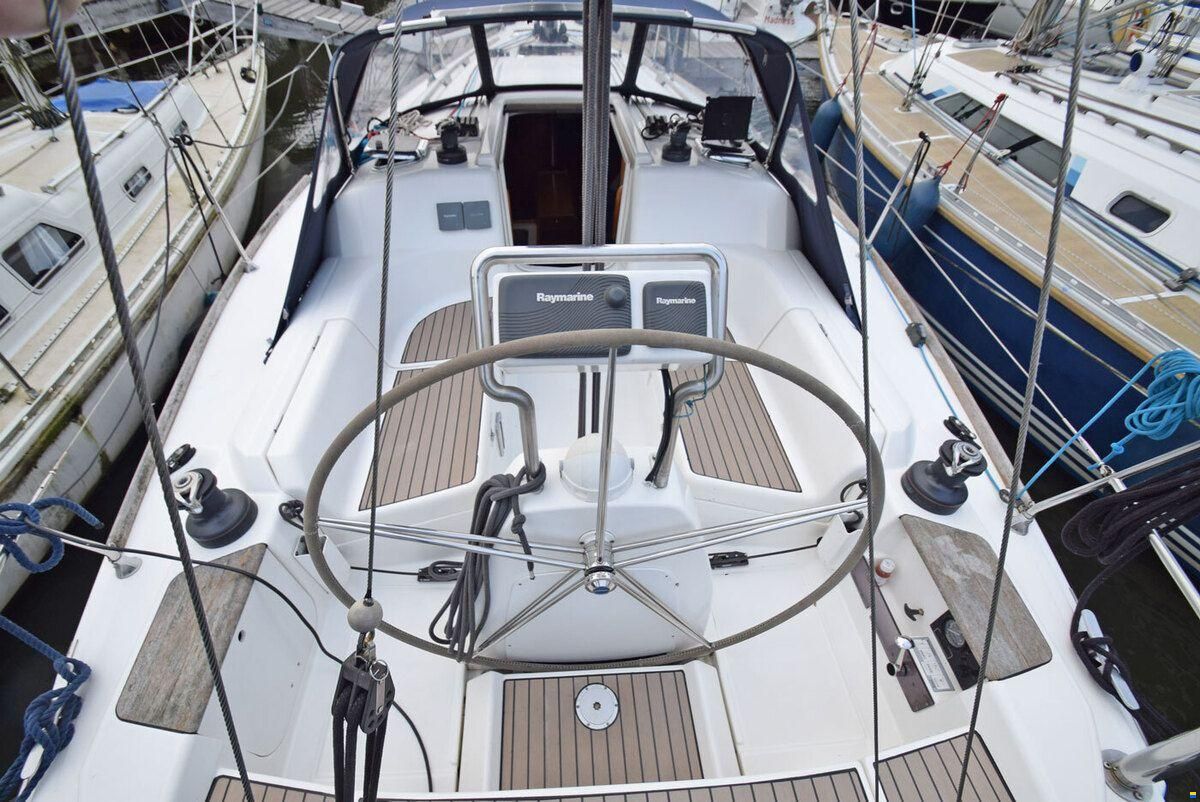 Dufour 34 Performance