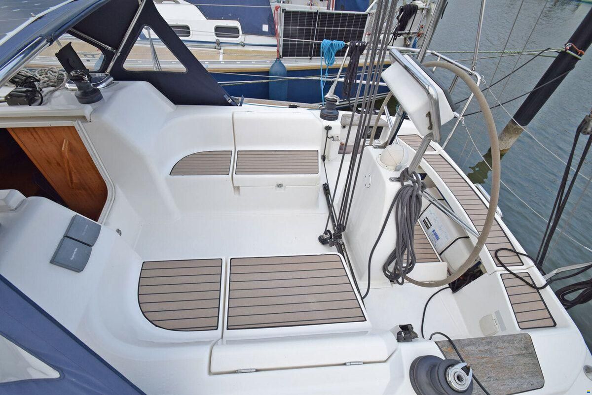 Dufour 34 Performance