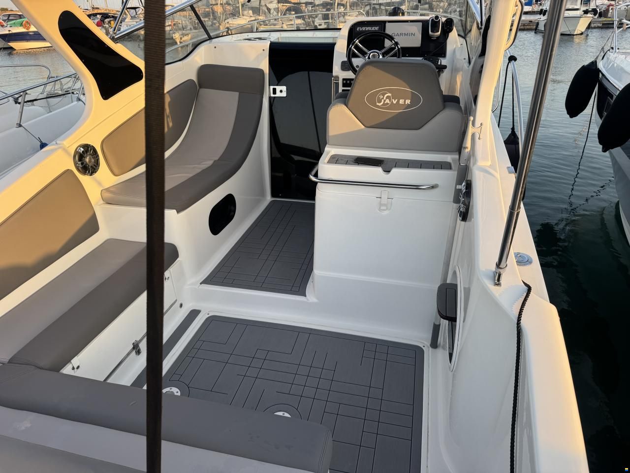 Saver 750 cabin