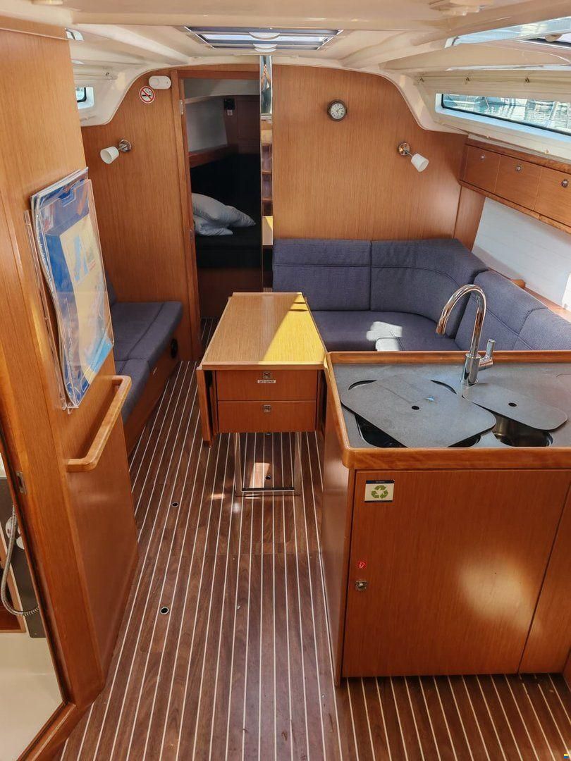 Bavaria Cruiser 37 / New Engine