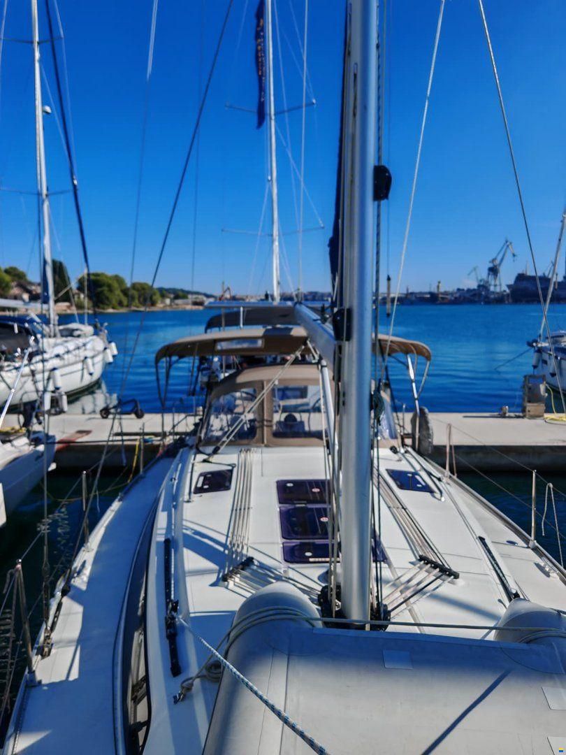 Bavaria Cruiser 37 / New Engine