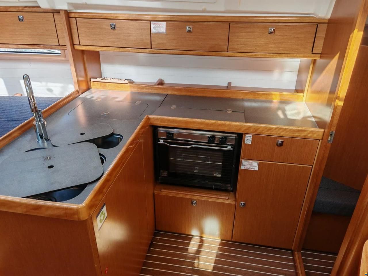 Bavaria Cruiser 37 / New Engine