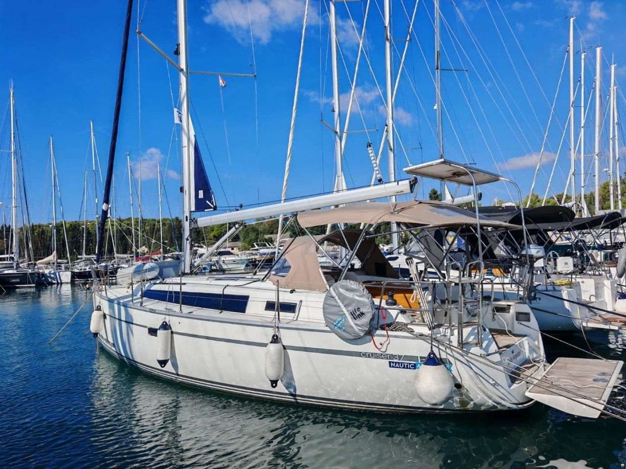 Bavaria Cruiser 37 / New Engine