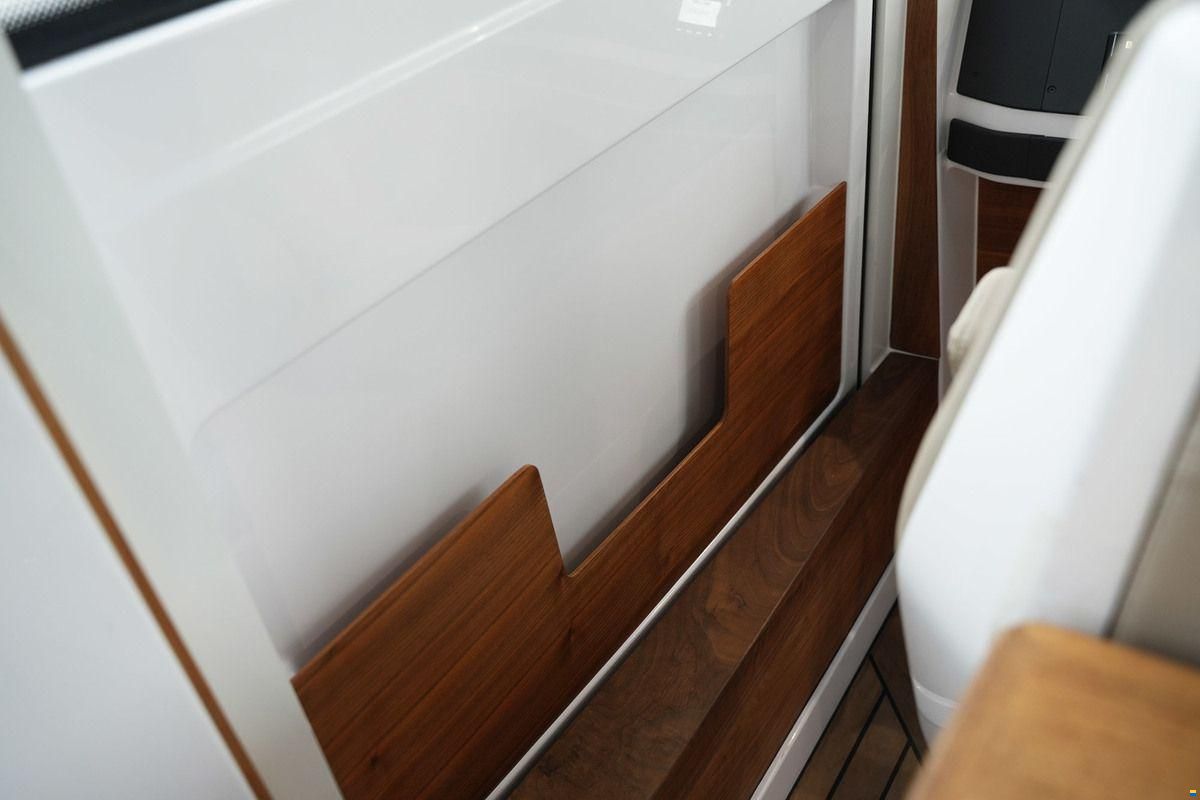 Axopar 28 Cabin