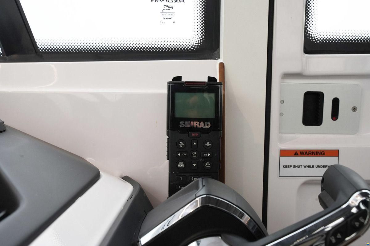 Axopar 28 Cabin