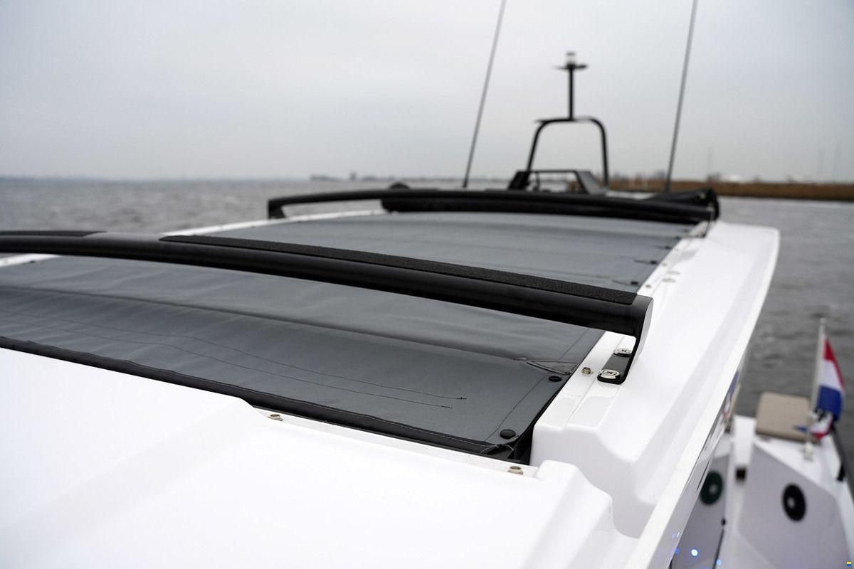 Axopar 28 Cabin