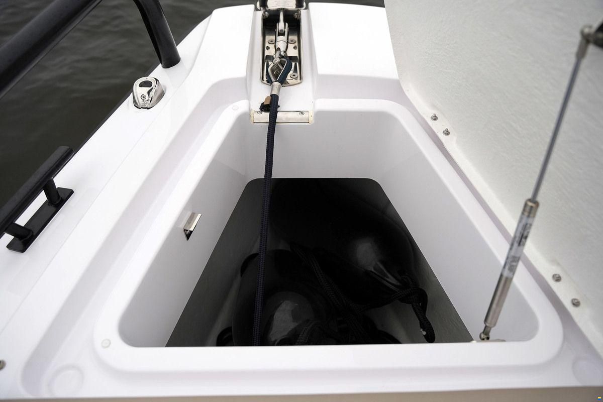 Axopar 28 Cabin