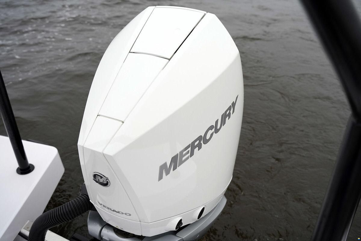 Axopar 28 Cabin