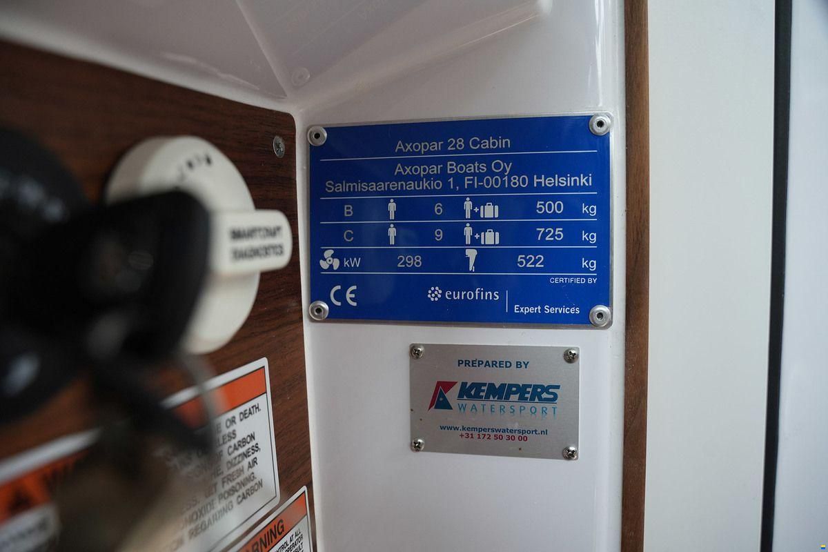 Axopar 28 Cabin