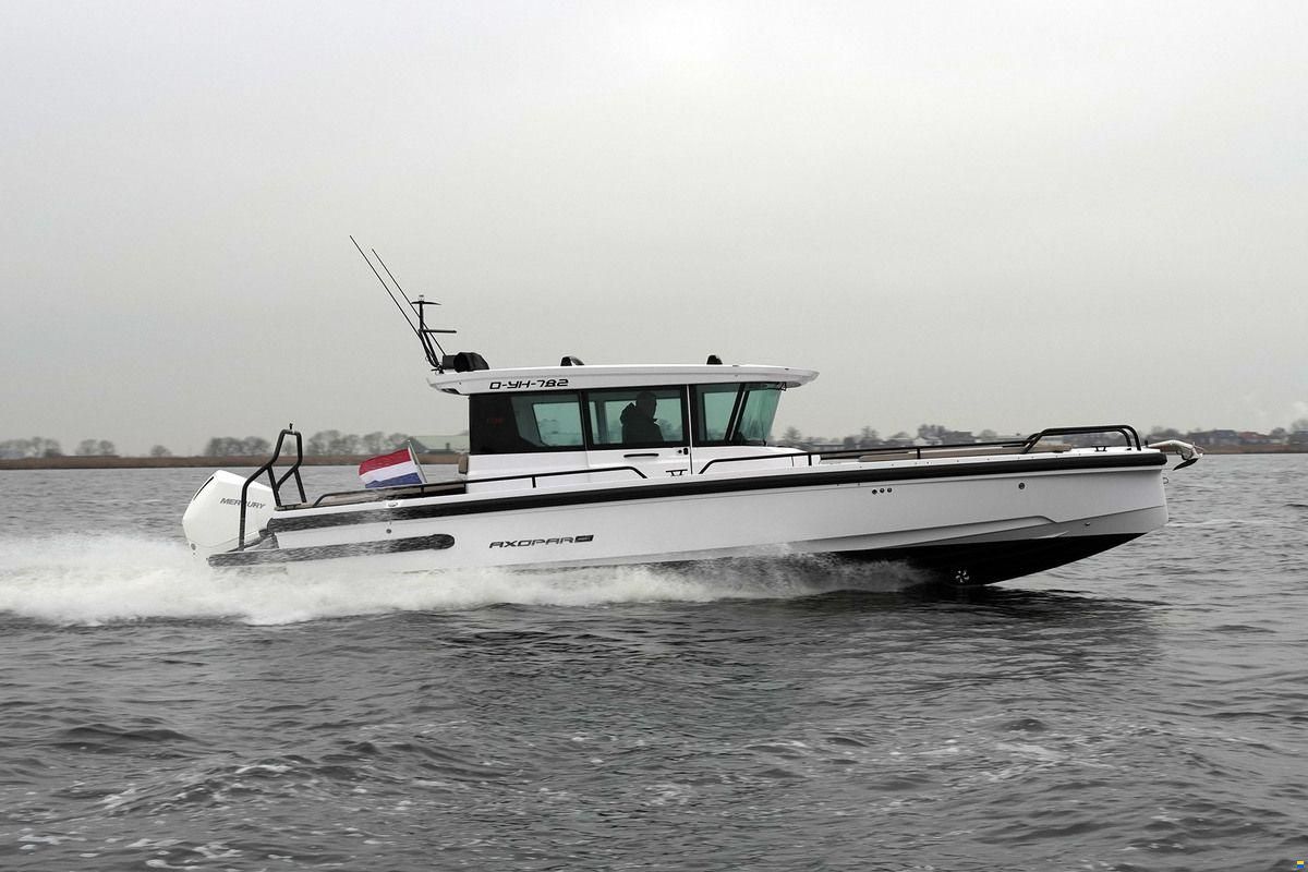 Axopar 28 Cabin