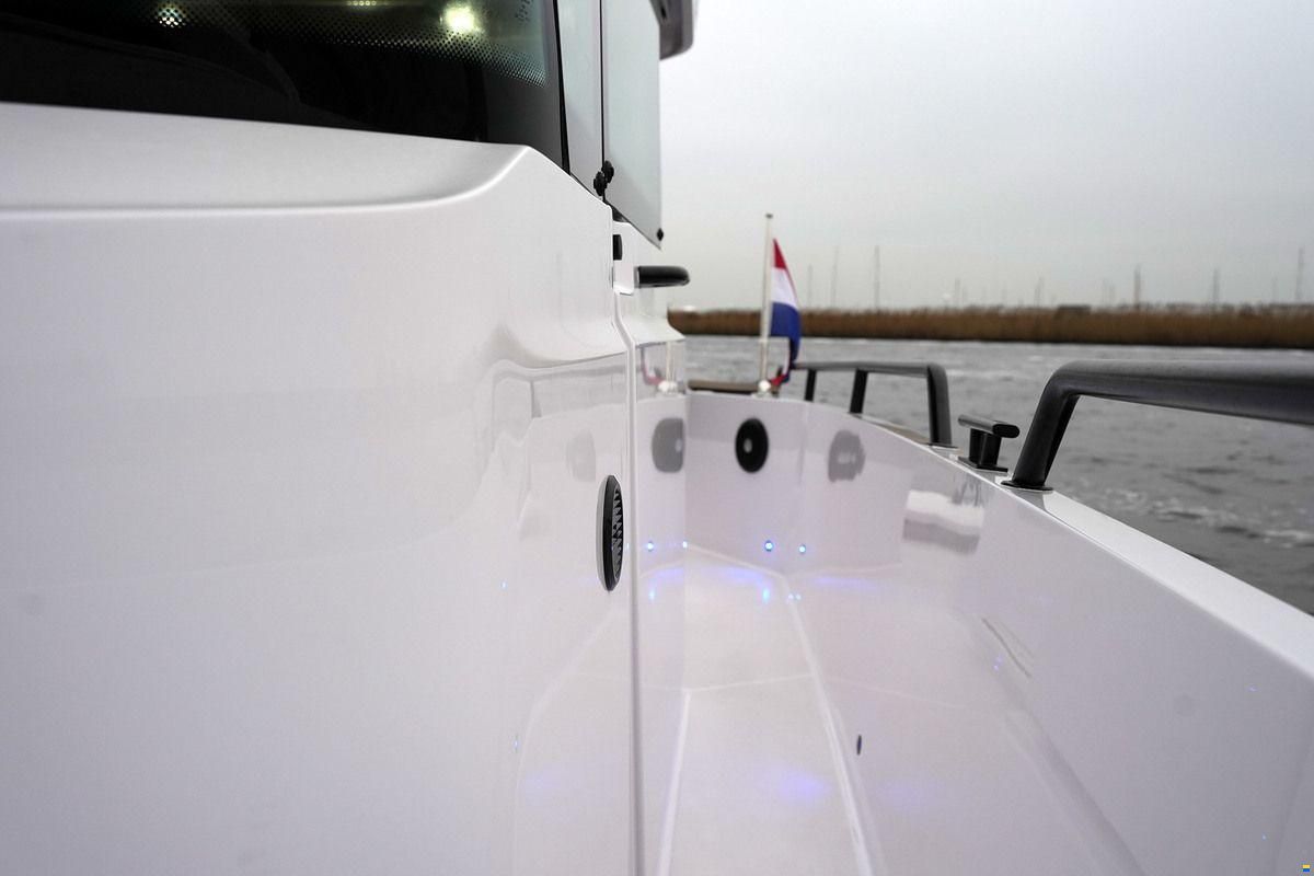 Axopar 28 Cabin