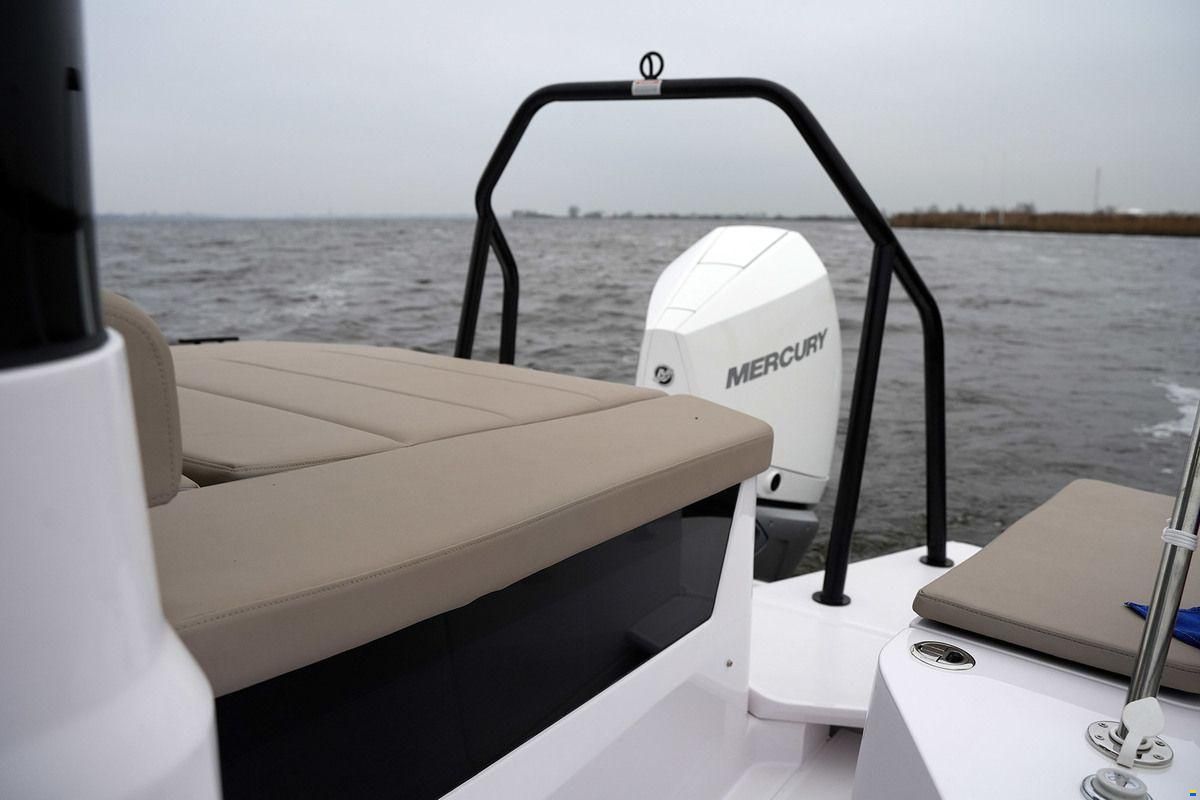 Axopar 28 Cabin
